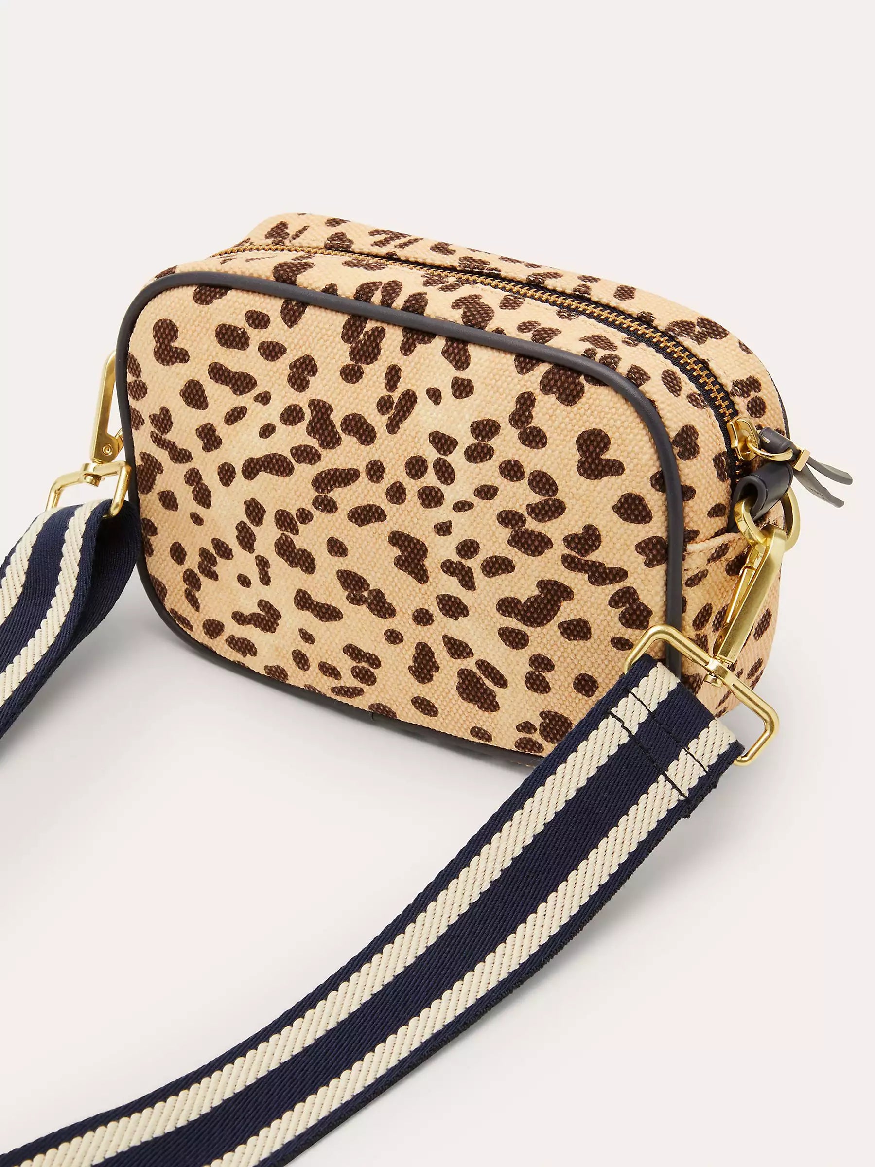 Crossbody Cheetah