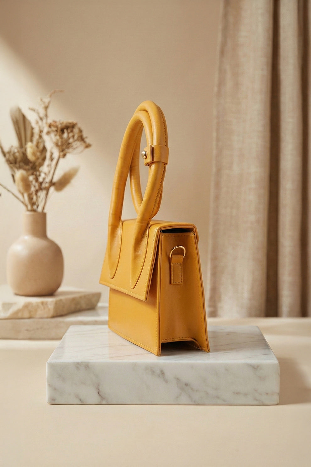 HandBag Jacqumues - Gold Yellow